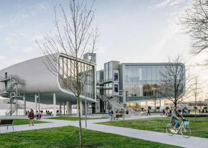 Gran Terraza Privada, Luminoso Y Tranquilo Con Wifi