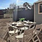 Gran Terraza Privada, Luminoso Y Tranquilo Con Wifi